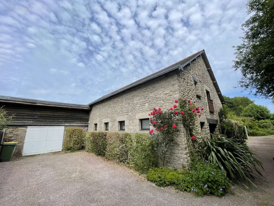 Maison à LANVALLAY