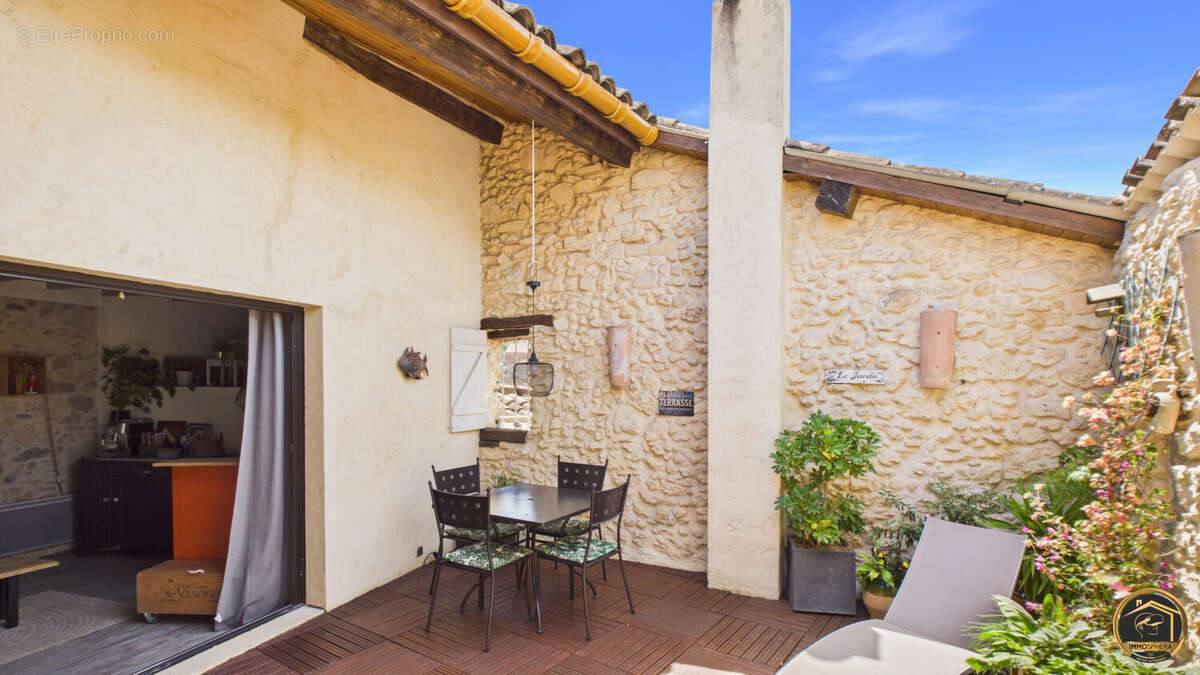 Maison à GINESTAS