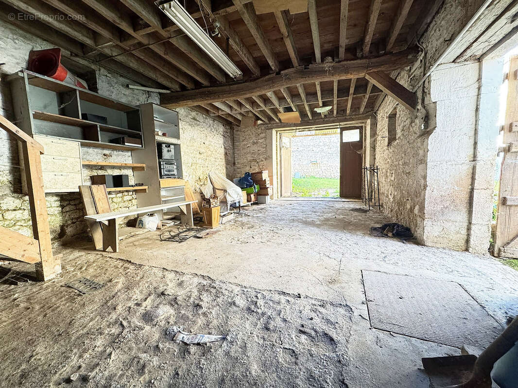Gros potentiel : Maison à rénover - photo 16
