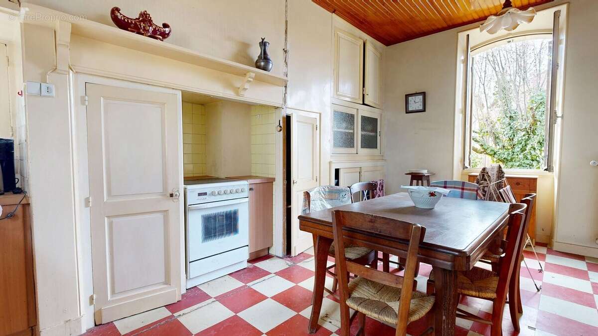 Ensemble immobilier de deux maisons avec fort potentiel ! - photo 11