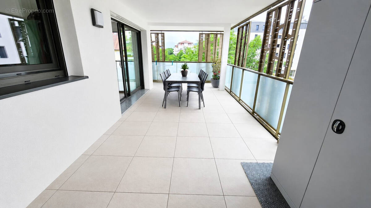 Appartement à AMBILLY
