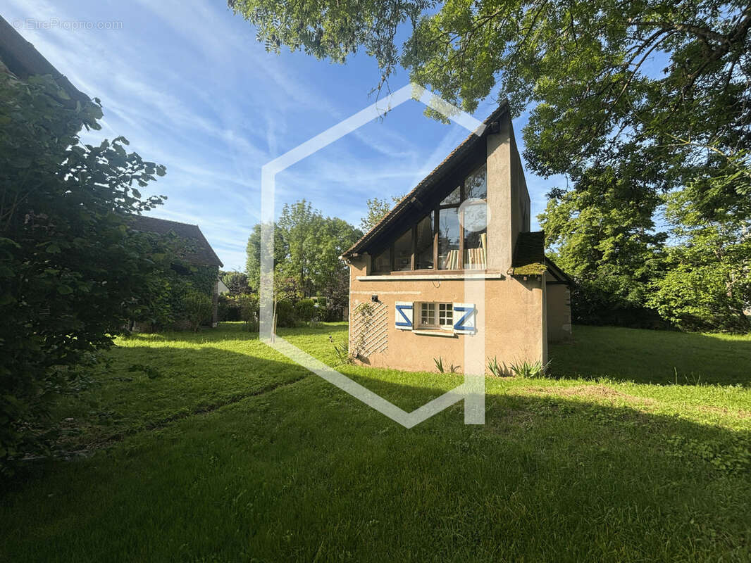 Maison à SURY-PRES-LERE