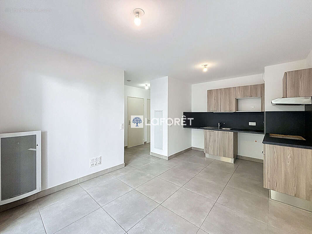 2p 40.03m² - menton - terrasse et parking - photo 2