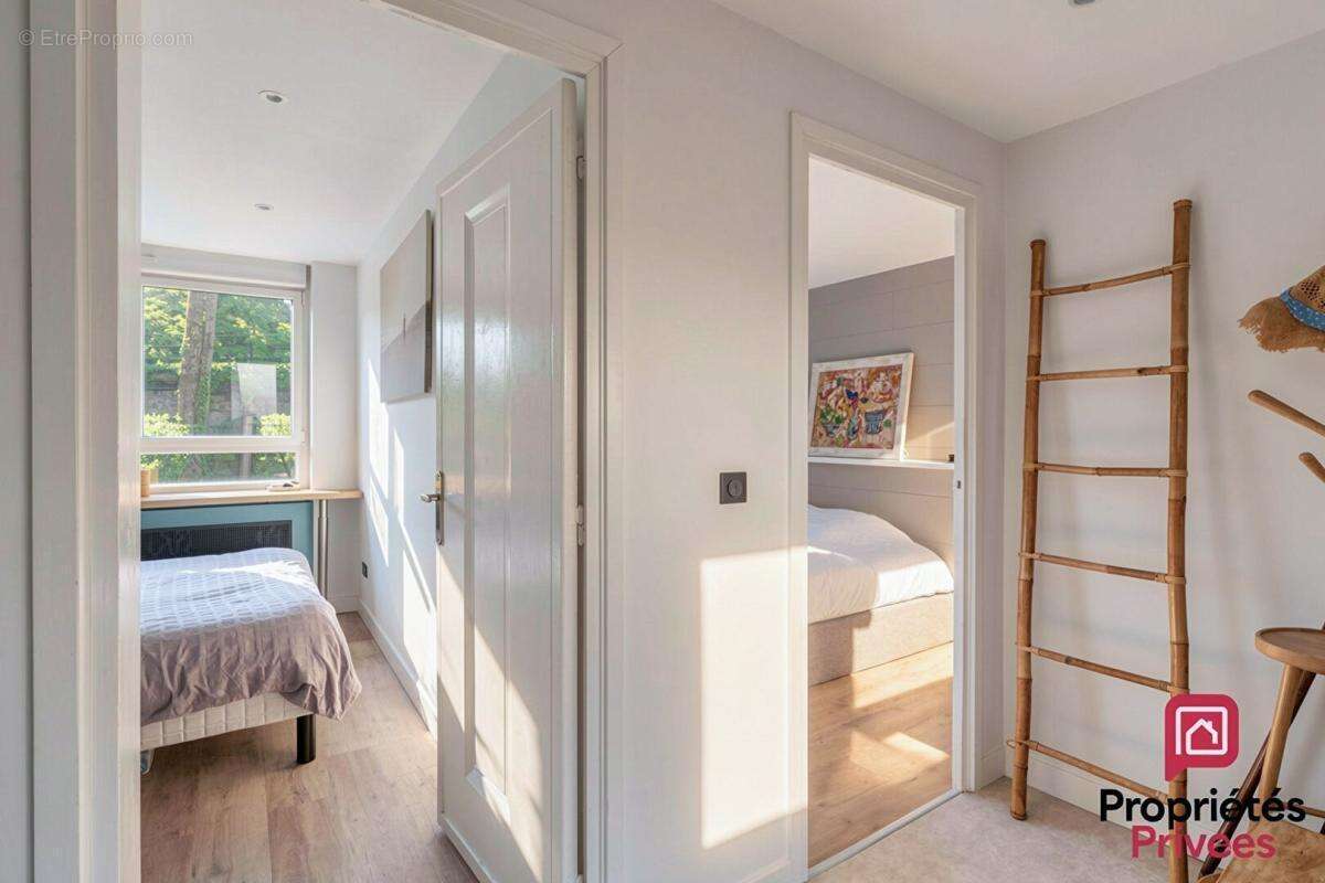 Magnifique T3/T4 de 86 m2 lumineux - Calme absolu  - St Foy les Lyon - photo 9