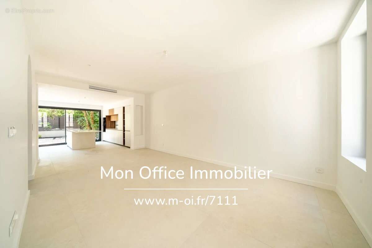 Référence : 7111-ETH - Maison de ville - Allées Provençales - 132m2 - Garage - Jardin - 3 chambres - Aix-en-Provence - photo 6