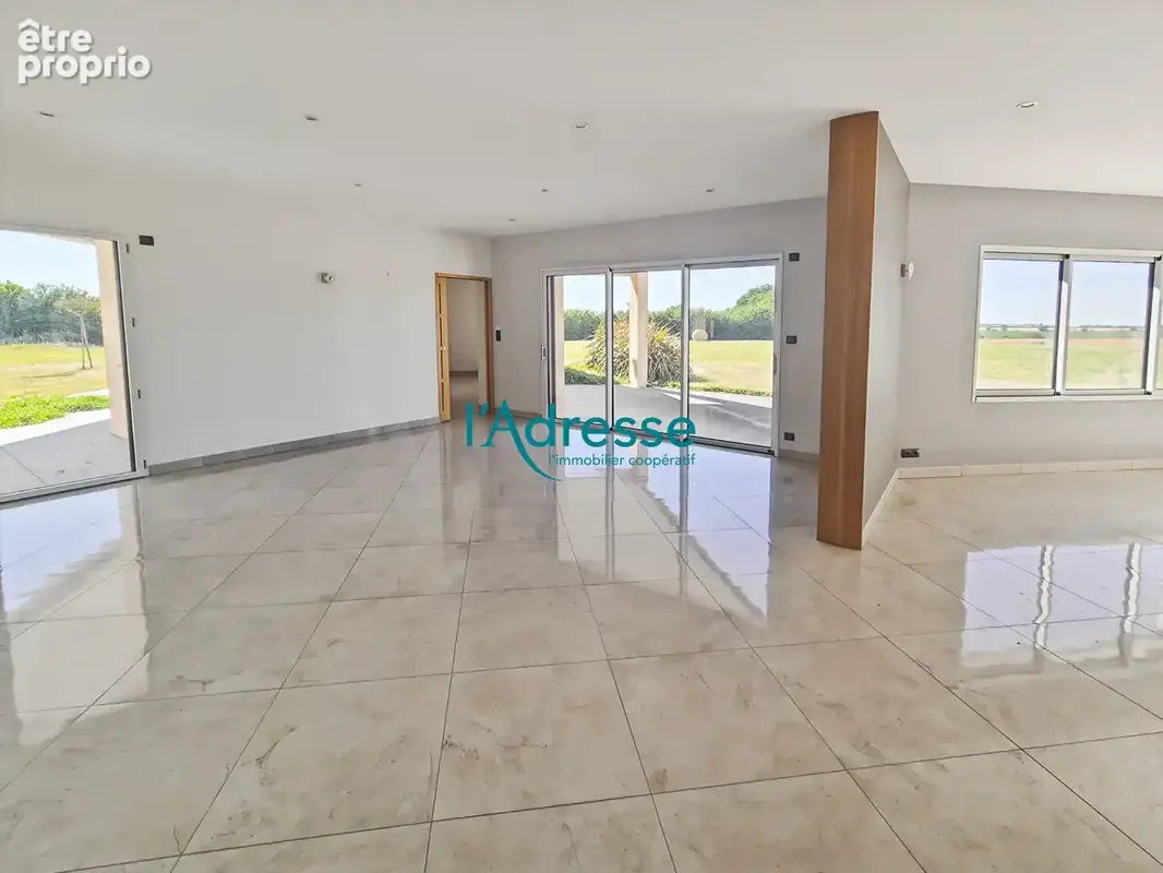 Maison 169 m2 habitables sur  terrain de 5900 m² - photo 3