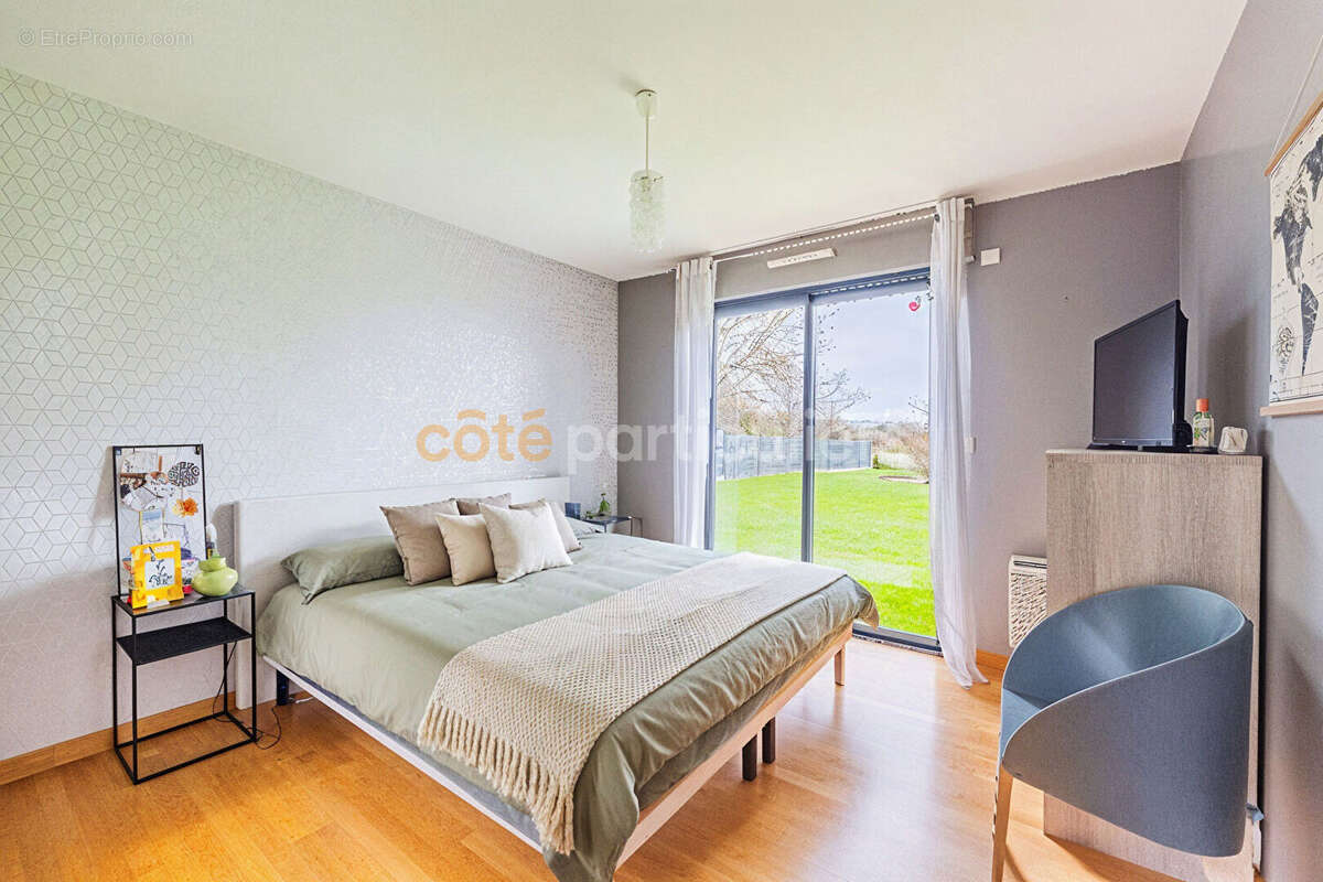 Maison à SAINT-HERBLON