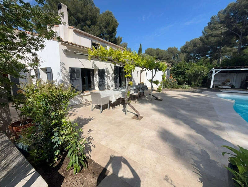Maison à vendre 7 pièces SANARY SUR MER (83) - photo 3