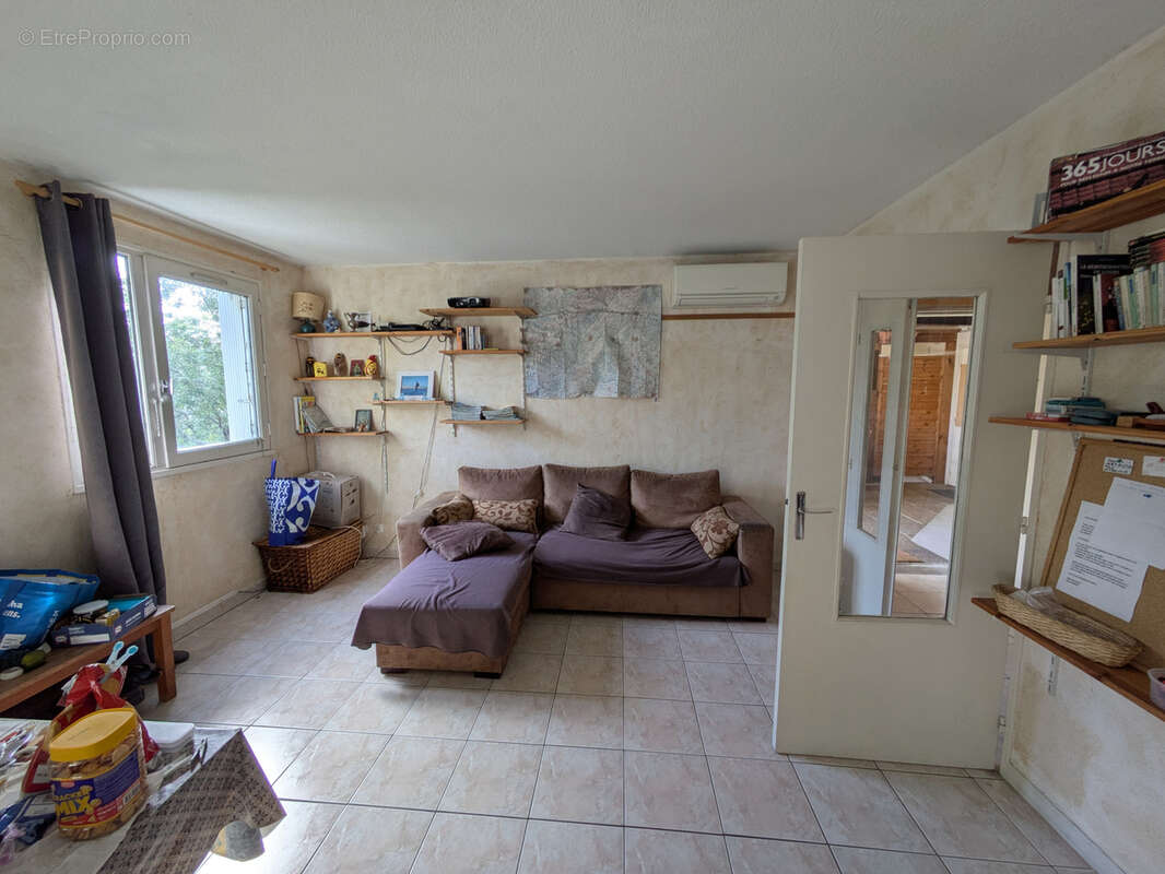 Appartement à BAGNOLS-SUR-CEZE