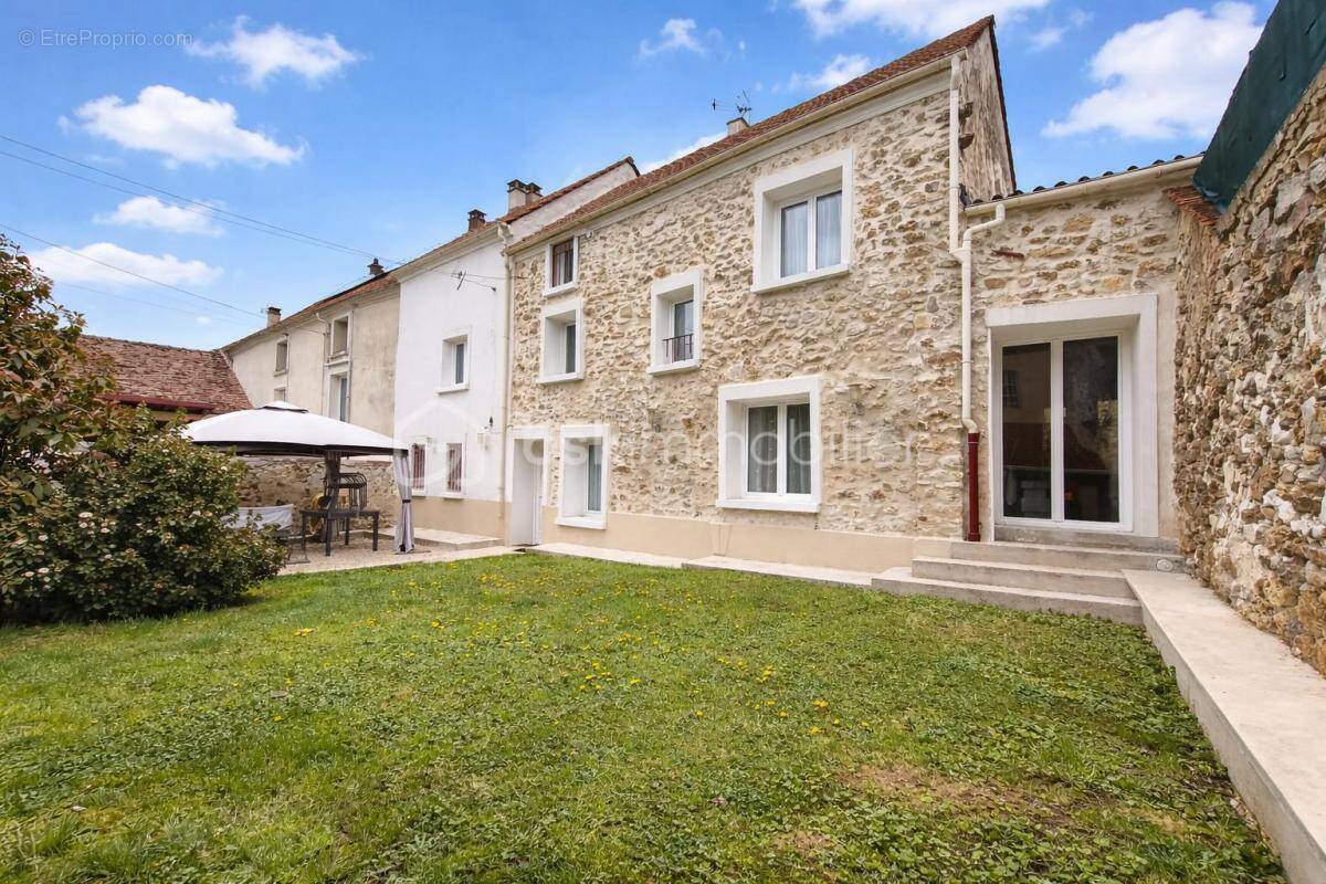 Maison à LIZY-SUR-OURCQ