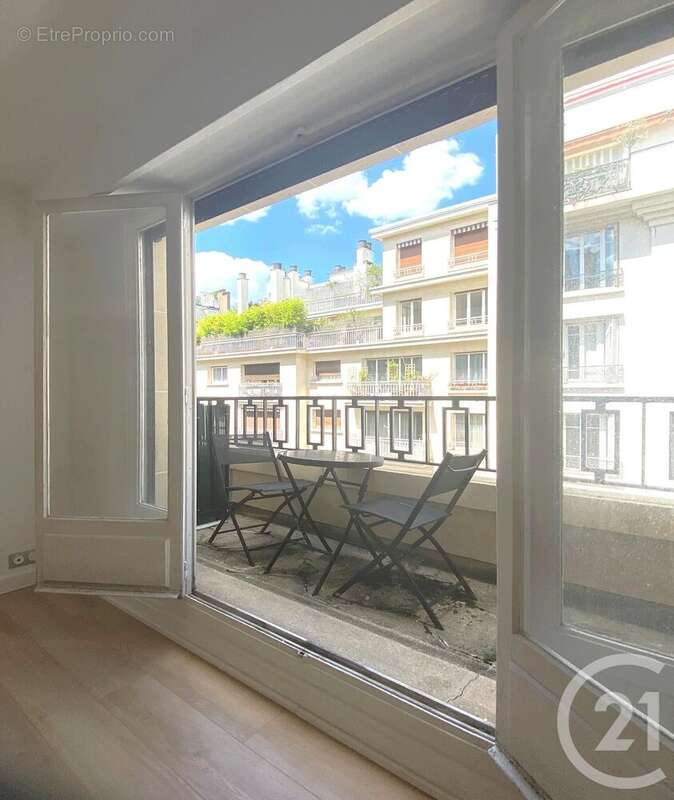 Appartement à NEUILLY-SUR-SEINE