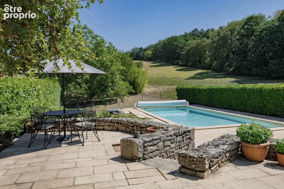 À 10 minutes de Cahors : belle propriété en pierre avec 3 chambres, une annexe et une piscine - photo 2