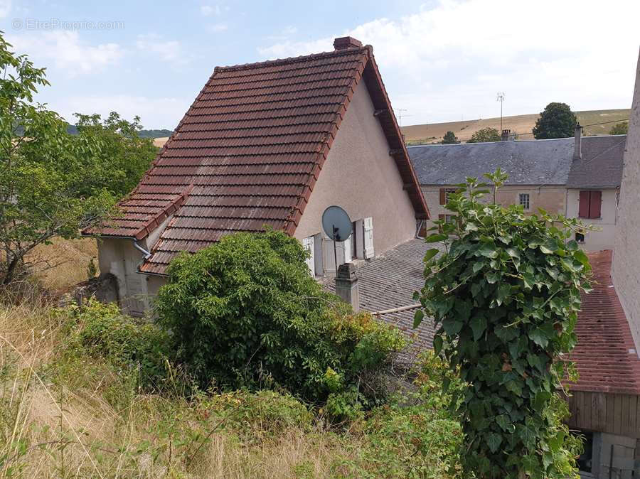 Maison à BRINON-SUR-BEUVRON