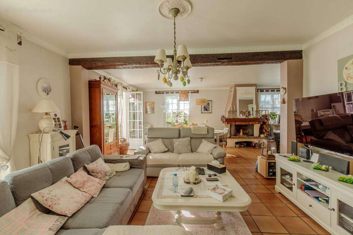 Maison familiale à vendre -  Gaillon Sur Montcient - photo 3
