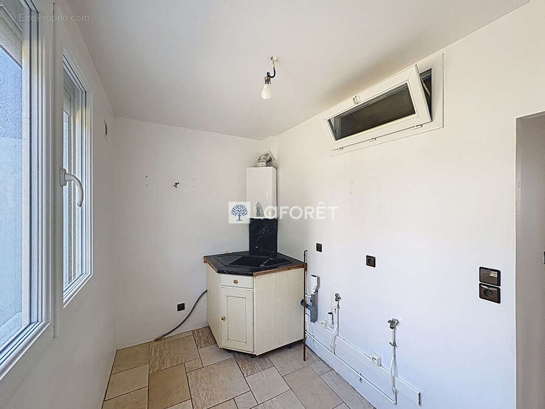 Appartement F4 avec balcon Vue mer et ville - photo 5