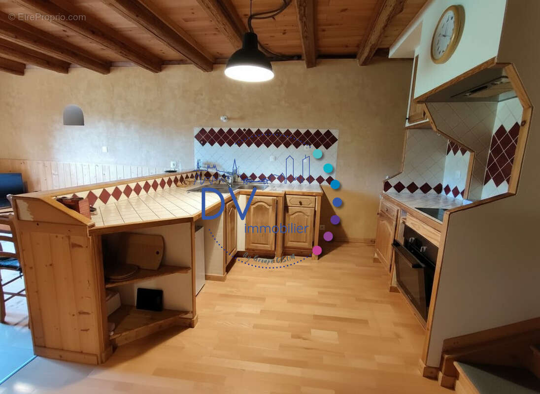 Maison à SAINT-JUST-D'AVRAY