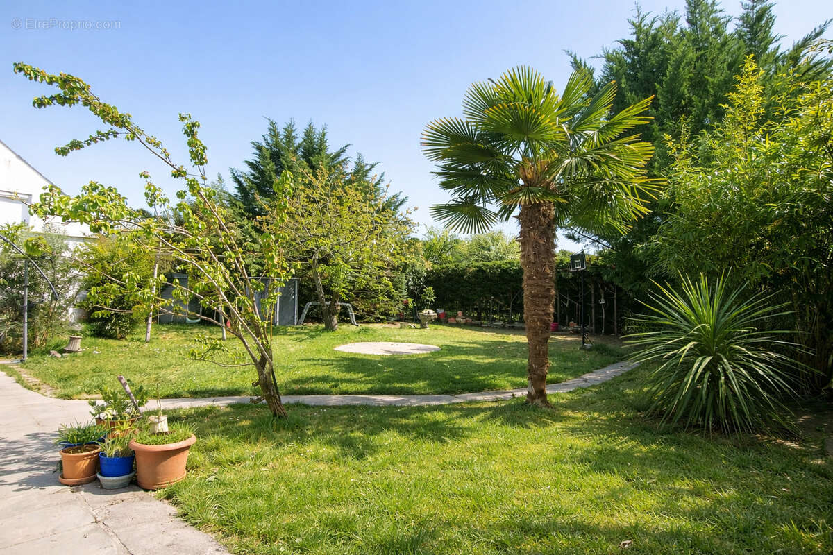 Maison à OZOIR-LA-FERRIERE