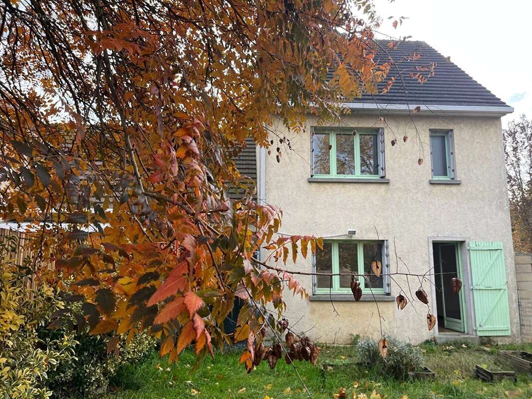 Maison à EPERNON