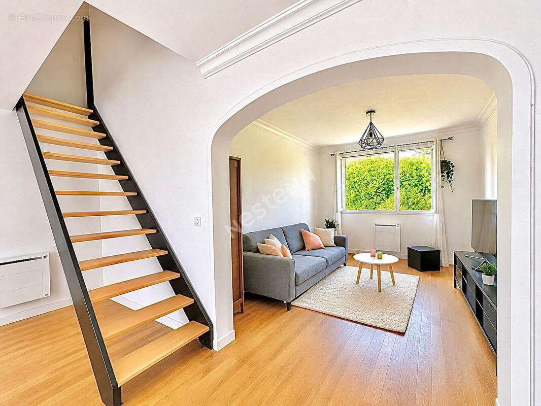 Maison 7 pièces à vendre à Mareil en France - 385 000 - photo 4