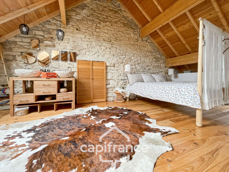 Maison à MONT-SAINT-JEAN