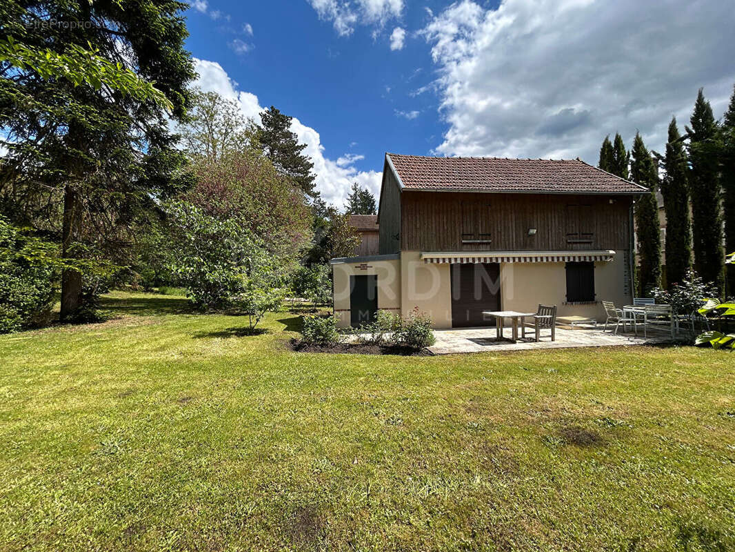 Maison à TOUCY
