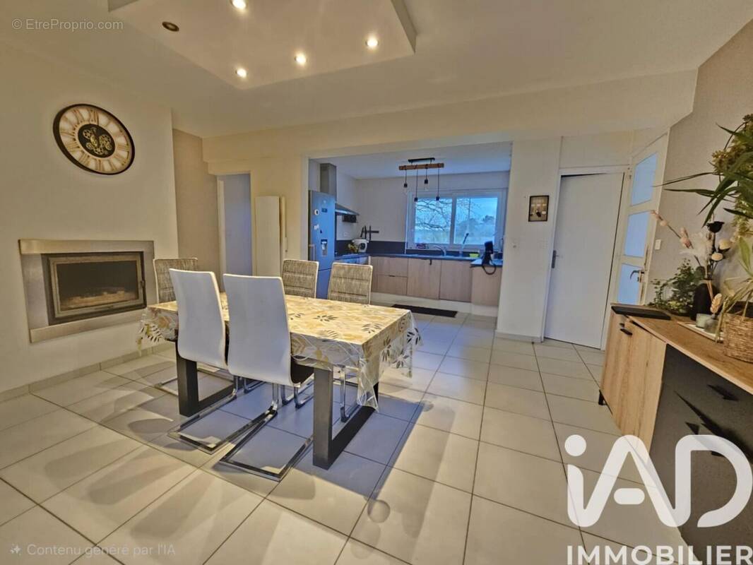 Photo 1 - Maison à LAVARE