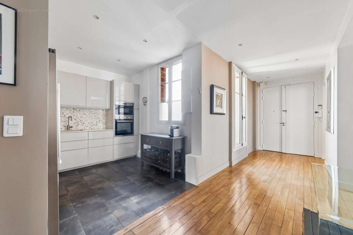 Appartement à NEUILLY-SUR-SEINE