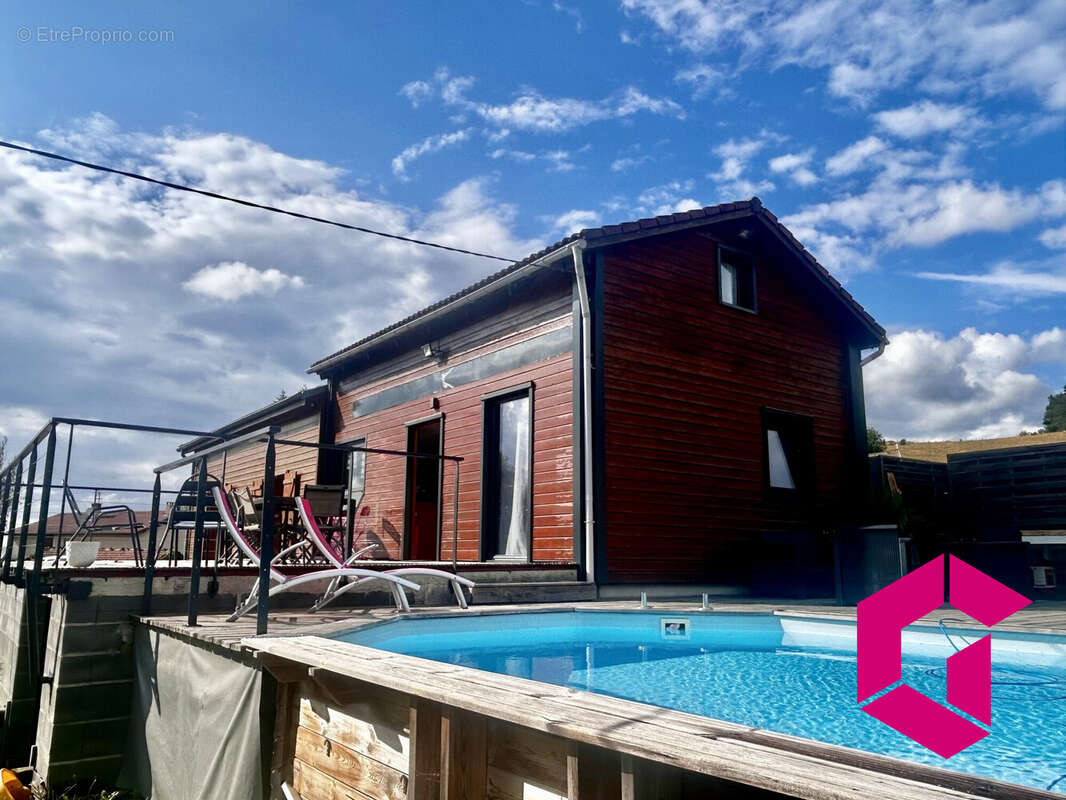 Maison à AUGEROLLES