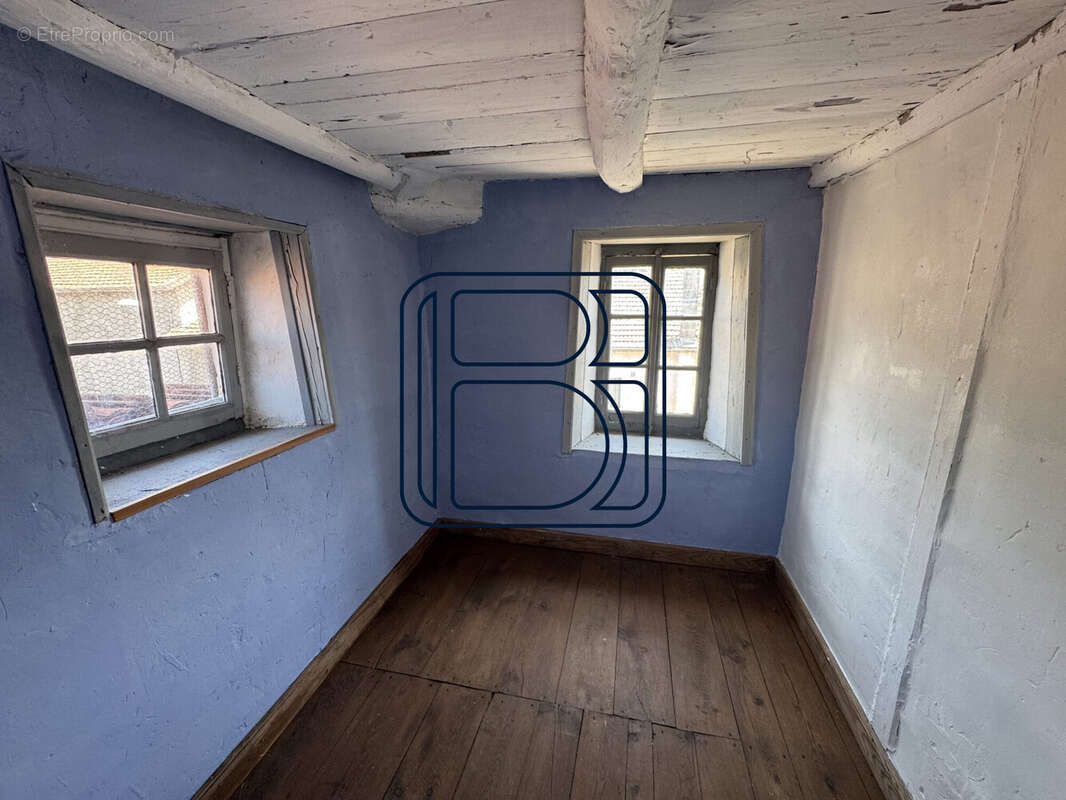 Maison à CHAUMONT-LE-BOURG