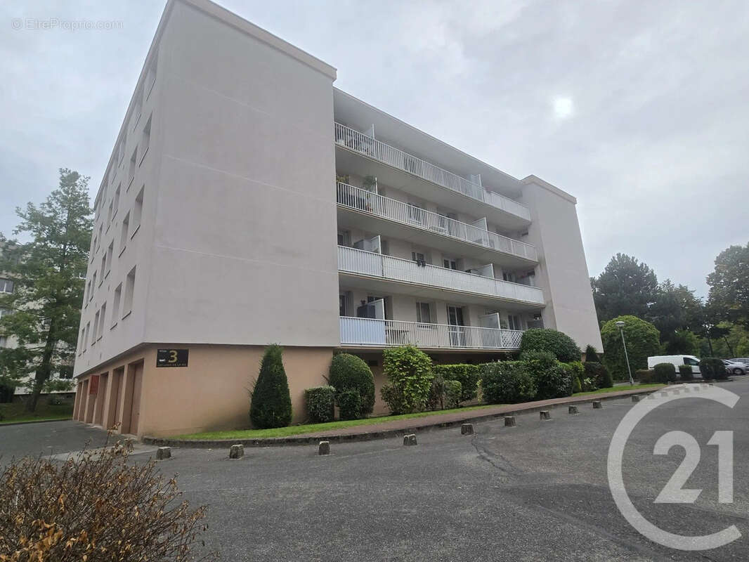 Appartement à SAINT-MAUR-DES-FOSSES