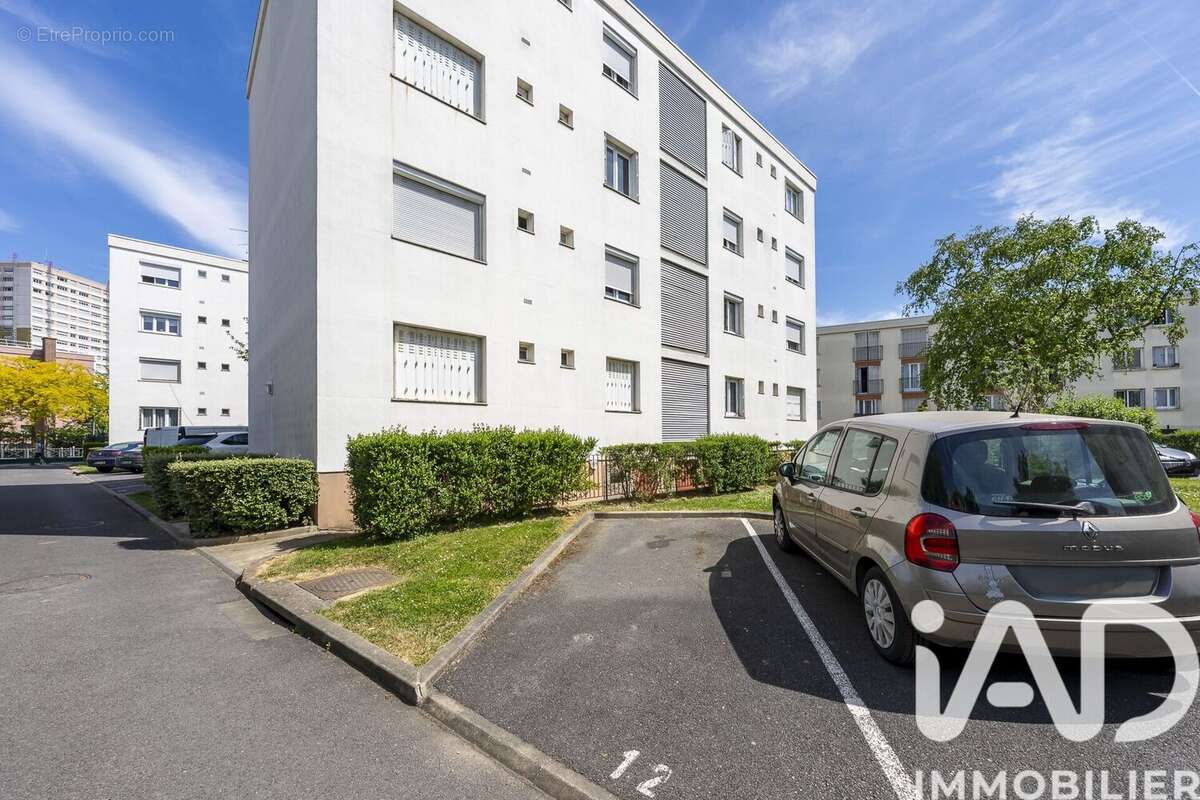Photo 2 - Appartement à CHEVILLY-LARUE