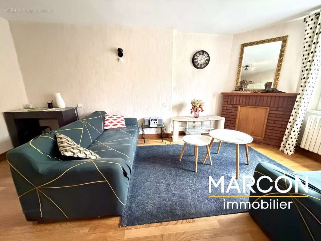 Maison à LE BOURG-D'HEM