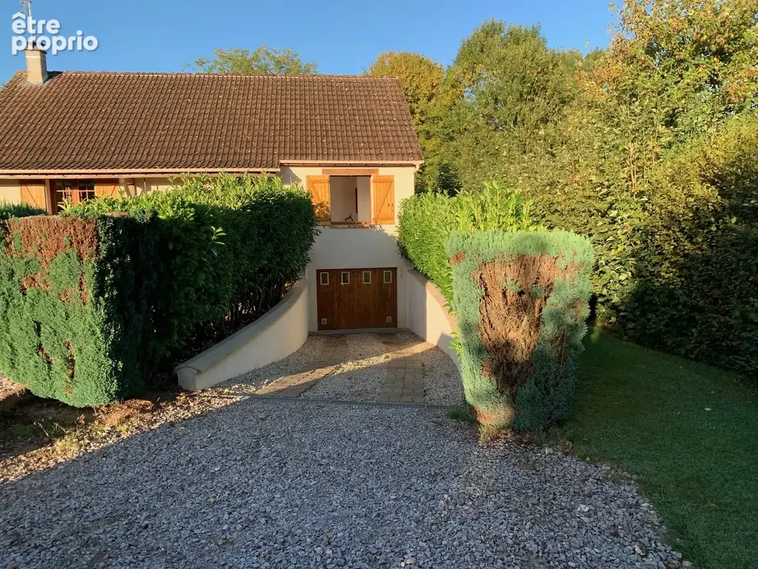 Maison traditionnelle avec jardin, idéale résidence secondaire ou principale à 5 minutes de VIMOUTIERS. - photo 3