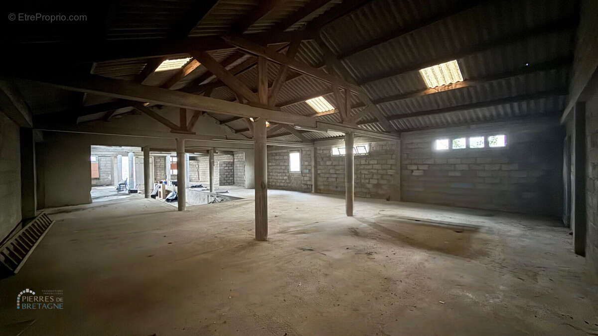 Commerce à SAINT-RENAN