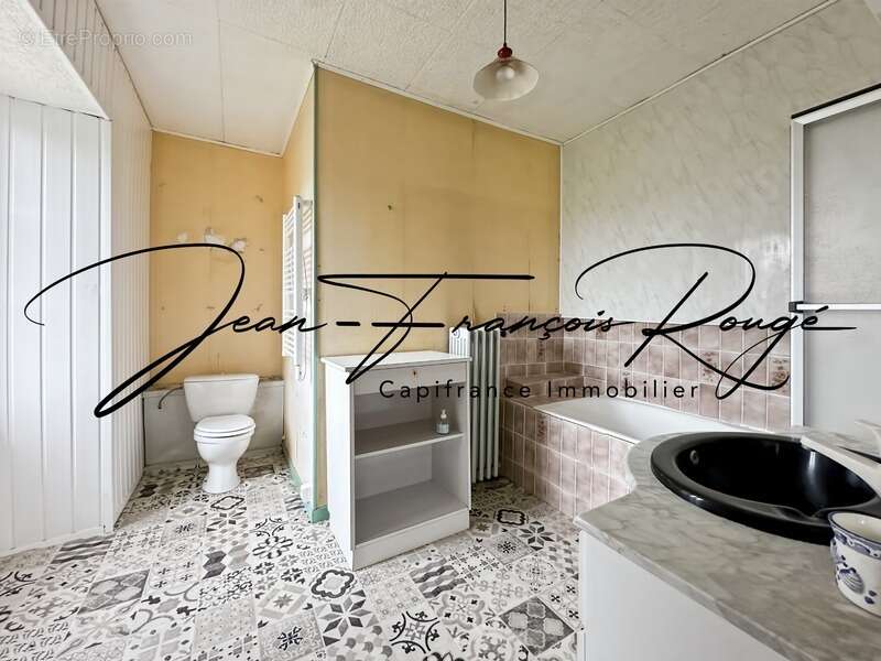 Maison à TOURVILLE-SUR-SIENNE