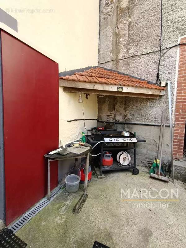 Maison à SAINT-MEDARD-LA-ROCHETTE