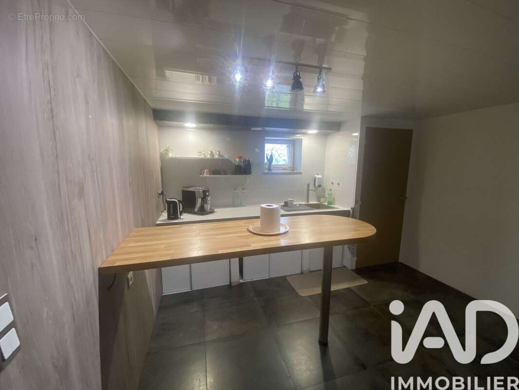 Maison 241 m² à Montaignac-Saint-Hippolyte  - photo 4