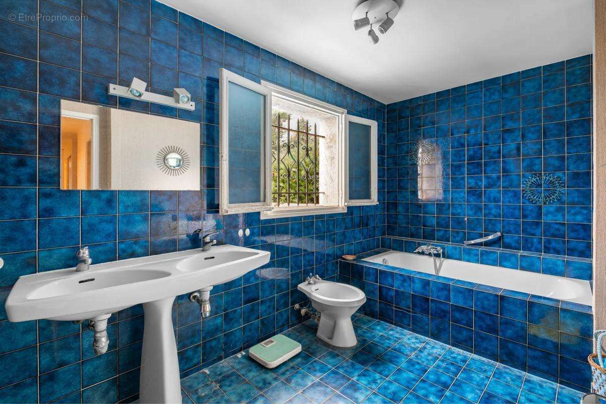 Maison à SAINT-LAURENT-DU-VAR