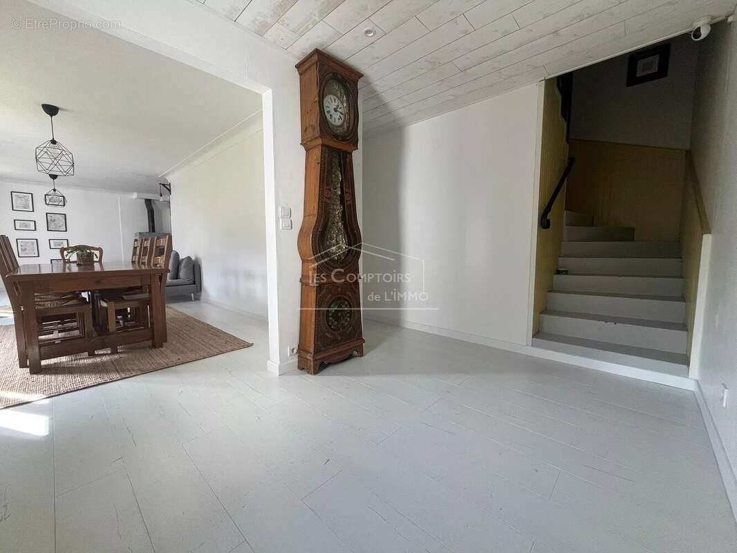 Maison à DONGES