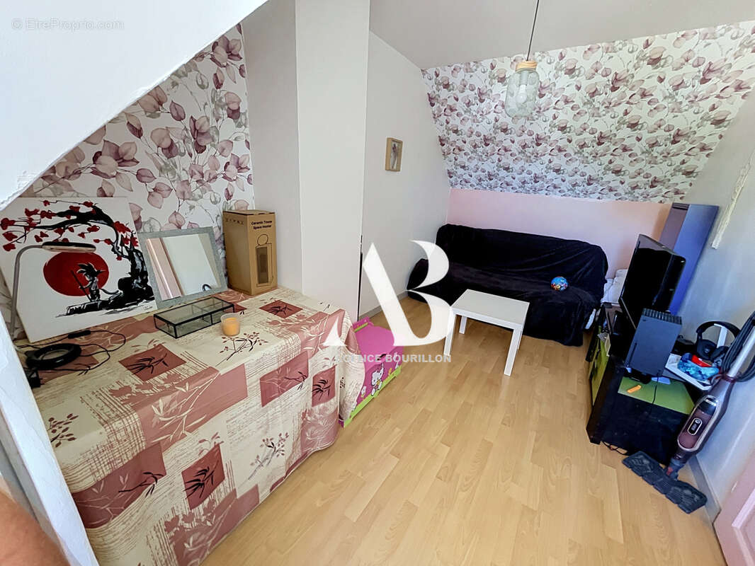 Entre Nangis et Melun, Coup de cœur assuré ! Maison indépendante avec vaste réception et 5 chambres ! - photo 18