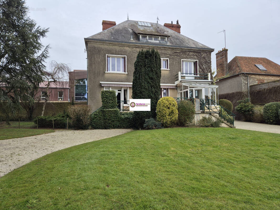 Maison à LE MELE-SUR-SARTHE