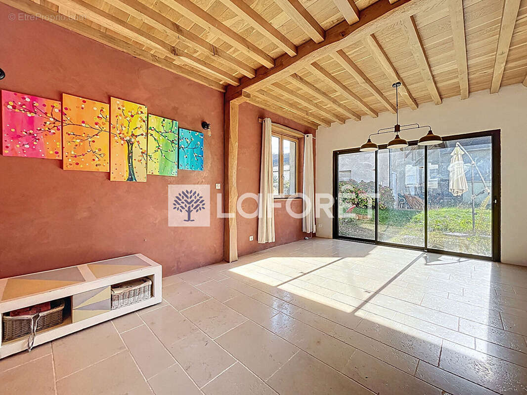 Maison à SAINT-CLAIR-DE-LA-TOUR