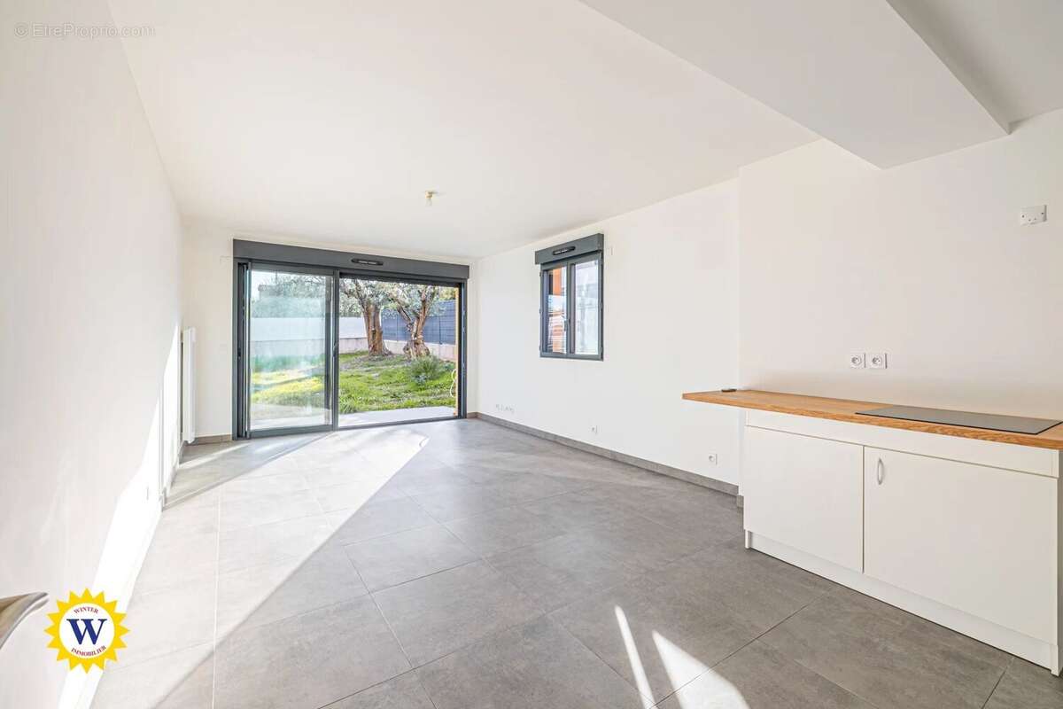 Appartement à CARROS