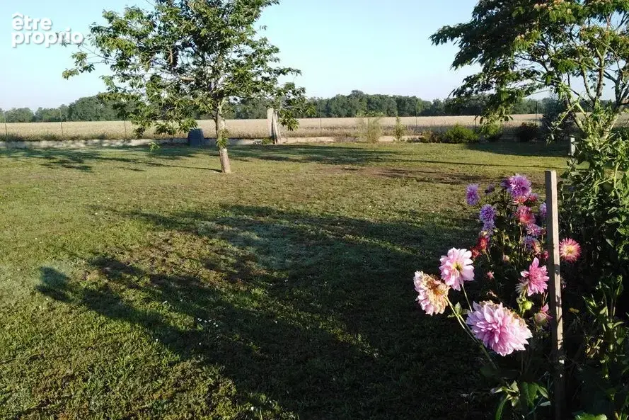 Terrain à LONGAGES