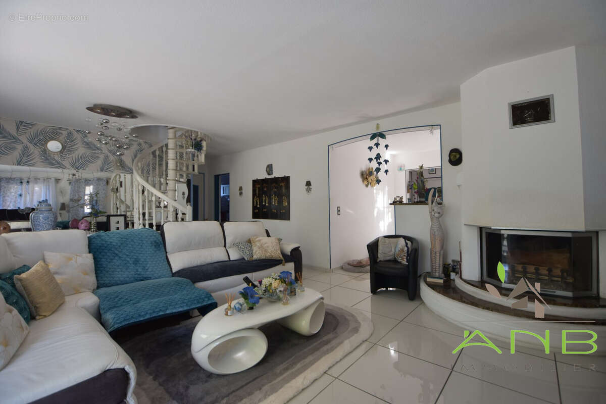 Maison à L'ISLE-D'ESPAGNAC