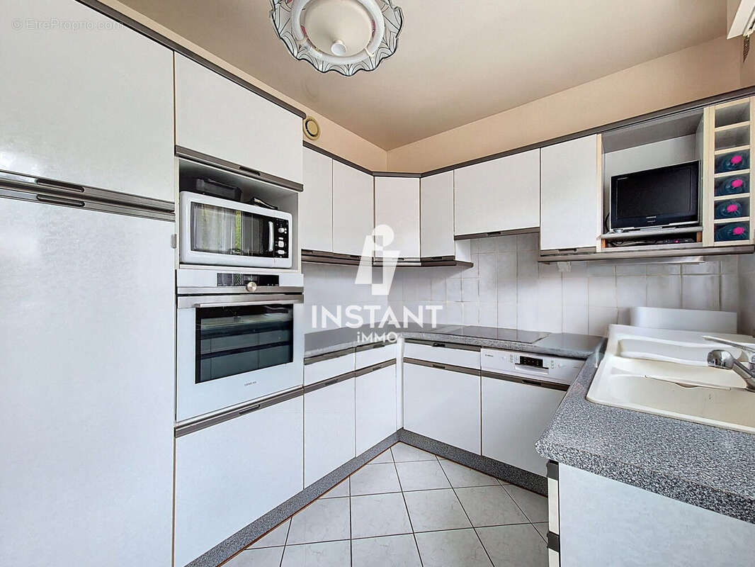 Belle cuisine indépendante dinatoire - Maison à CRETEIL