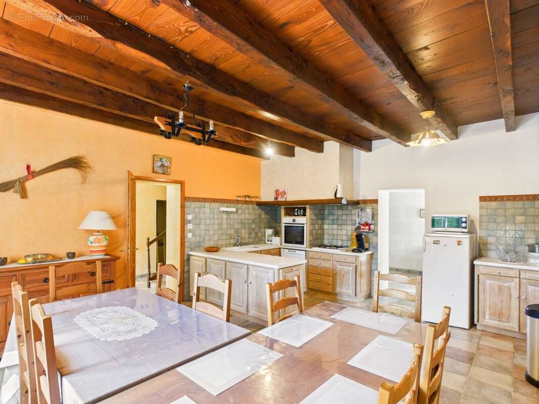 Maison à PIEGUT-PLUVIERS