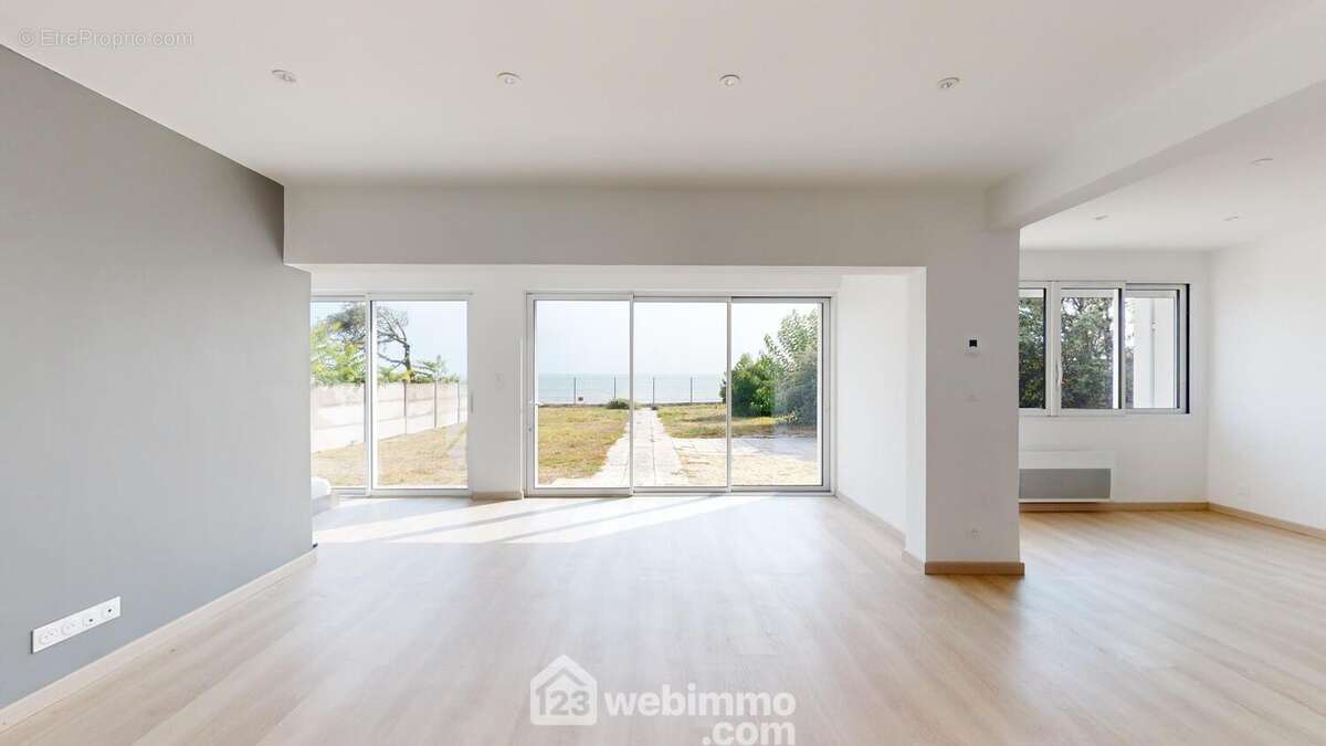 Pièce de vie - Maison à JARD-SUR-MER