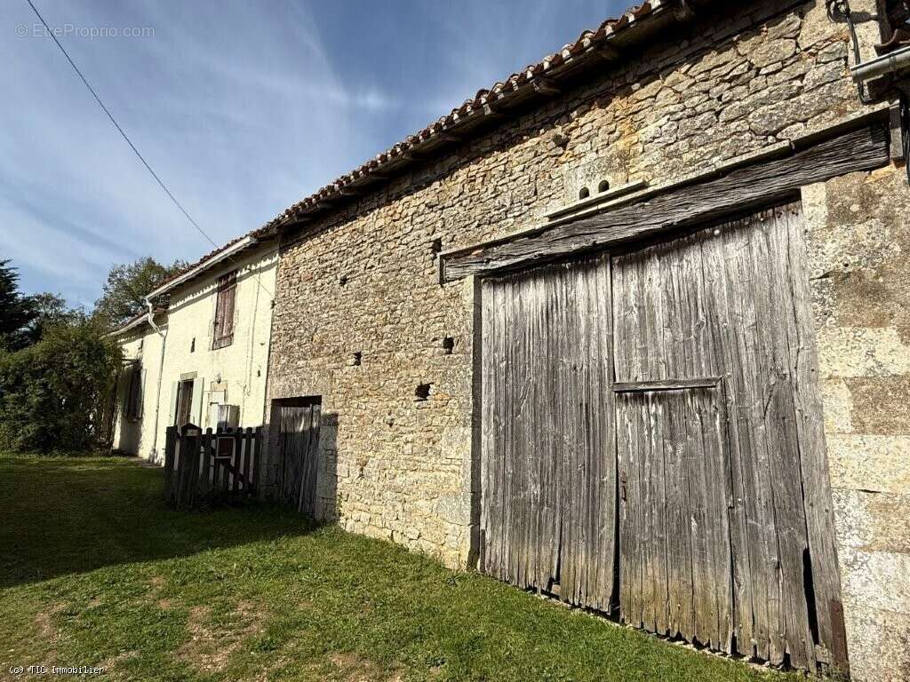 Maison de Campagne avec Dépendance 10 Minutes de Champagne-Mouton - photo 22