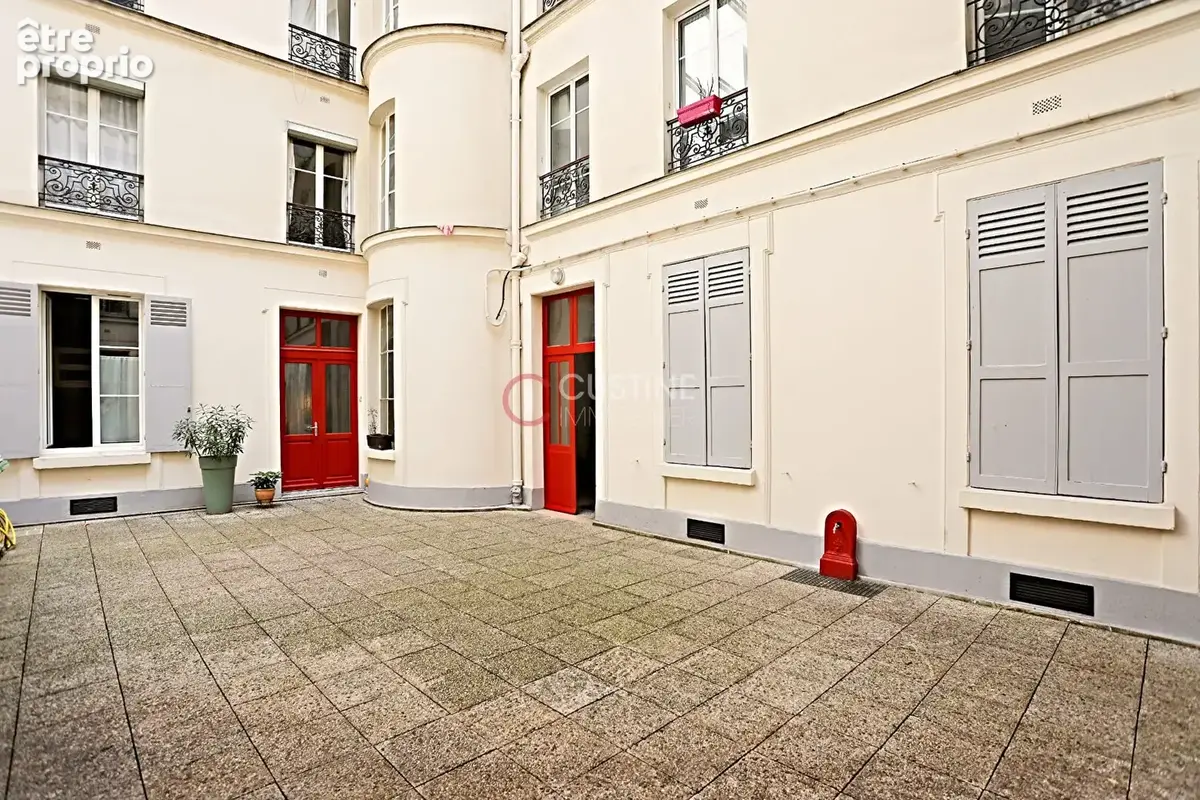 Paris 18 /village ramey /deux pièces sur cour - photo 2